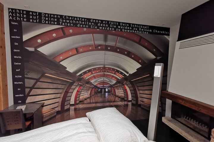 Room 26 of 111
