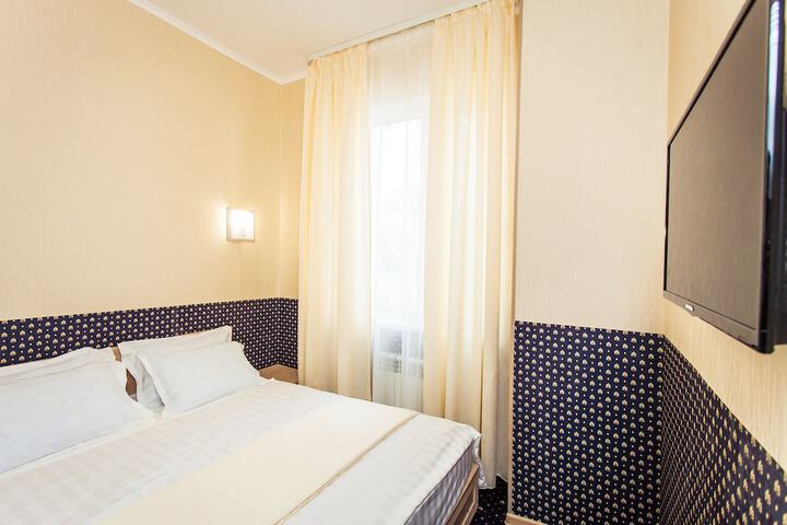 Room 12 of 89