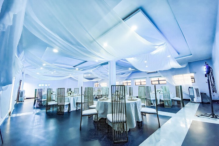 Ballroom/Hall 33 of 37