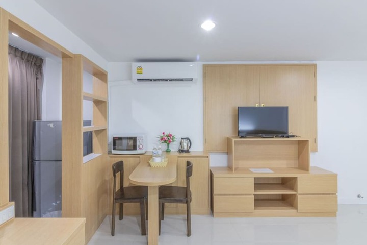 Room 9 of 17