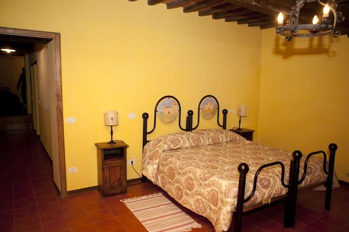 Room 3 of 52