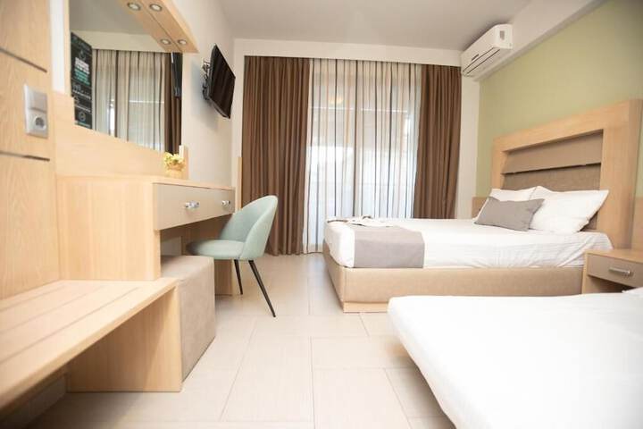 Room 10 of 38