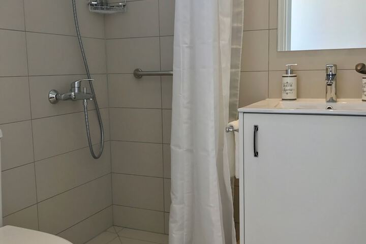 Room 53 of 104