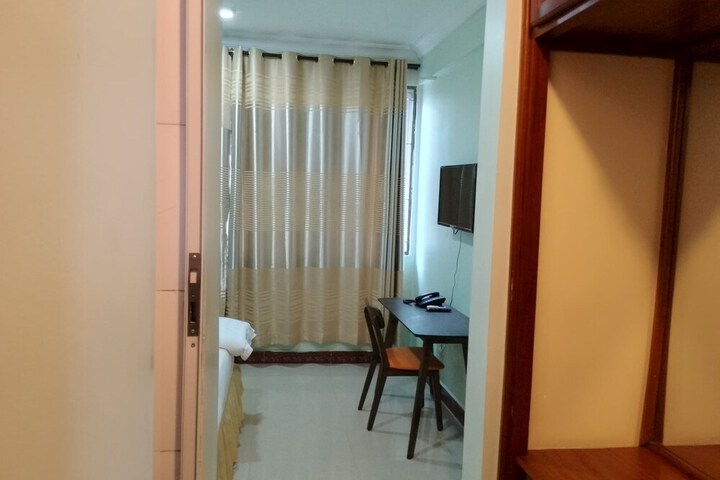 Room 9 of 23