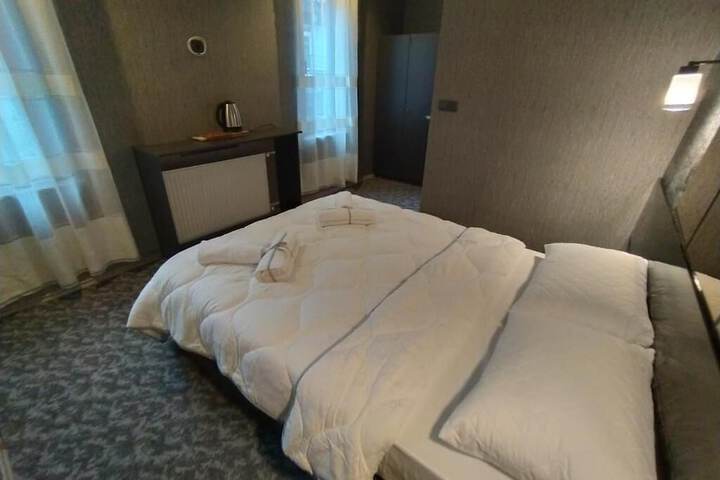 Room 6 of 36