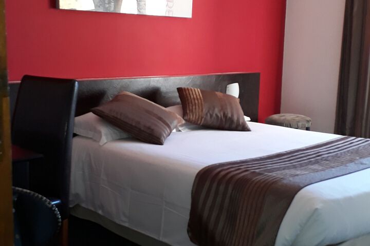 Room 1 of 24