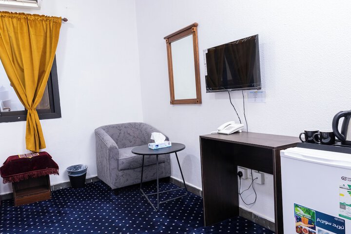 Room 13 of 22