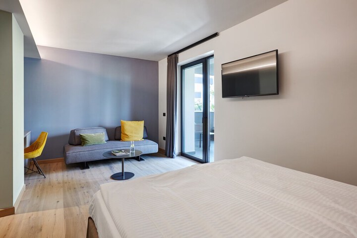 Room 13 of 52
