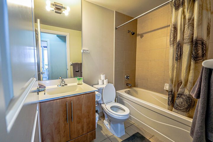 Room 12 of 25