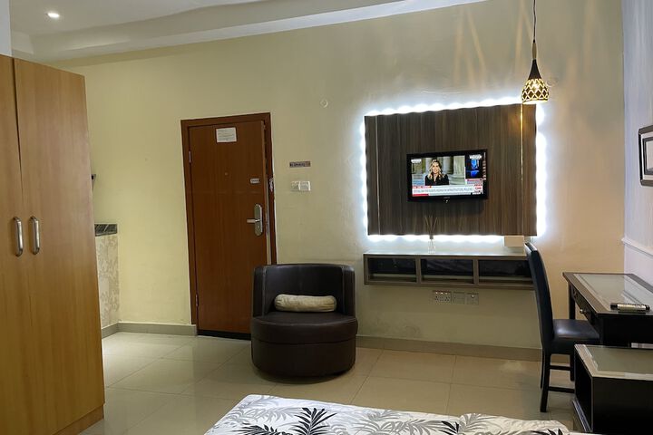 Room 145 of 288