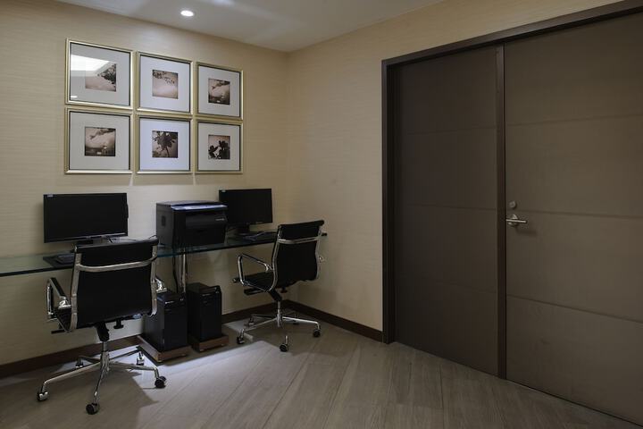Business Center 42 of 58