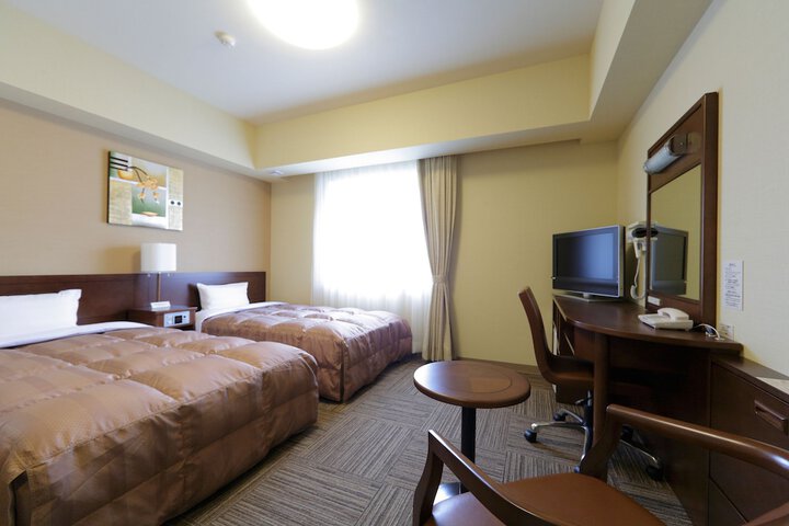 Room 7 of 37