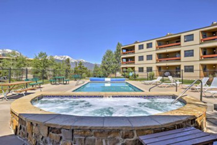 Pool 49 of 105