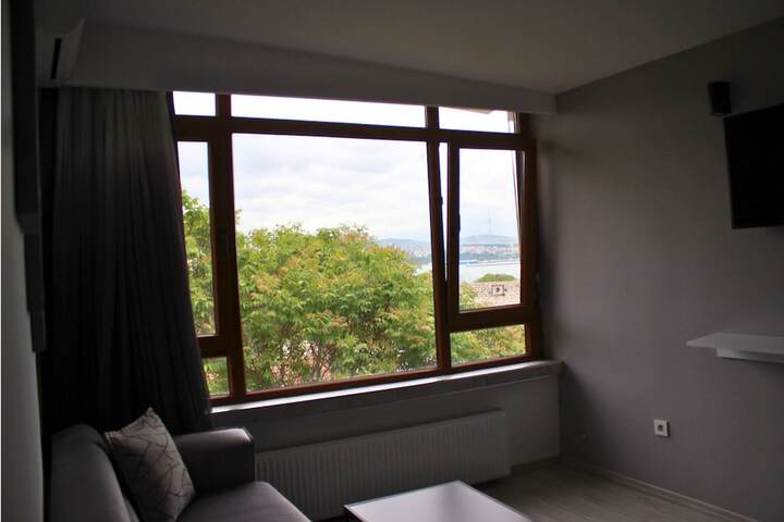 Room 4 of 60