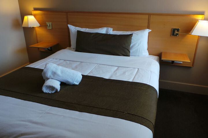 Room 6 of 64