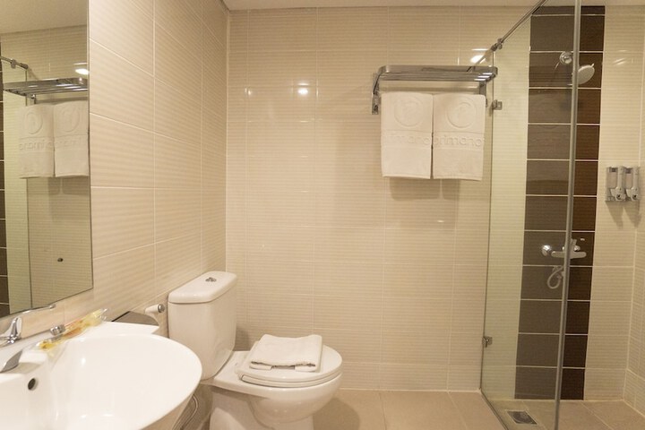 Room 12 of 16