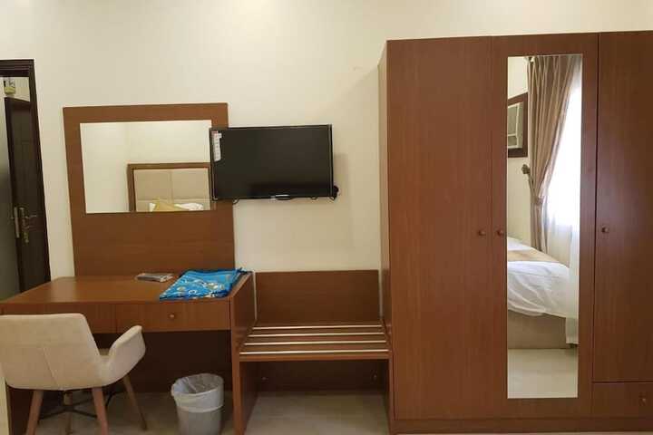 Room 15 of 25