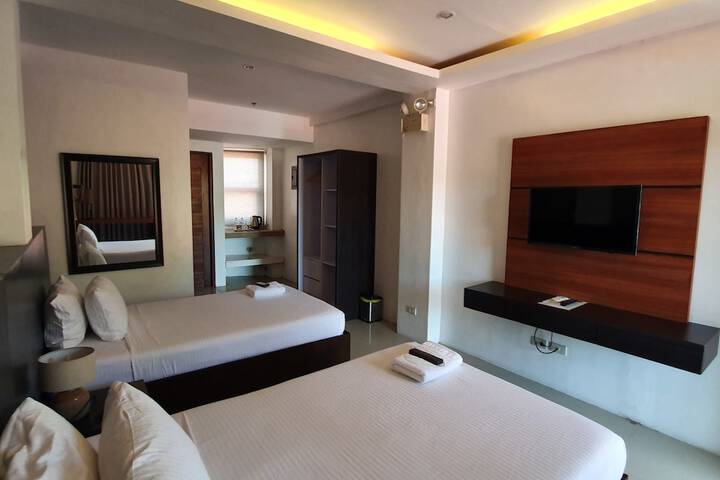 Room 9 of 18