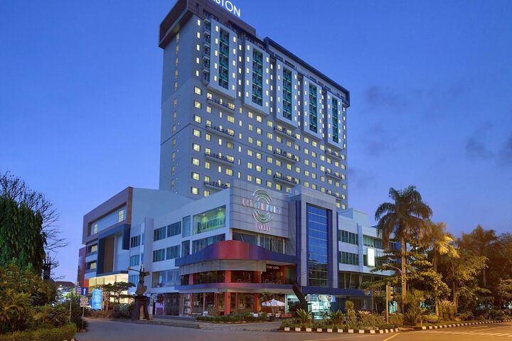 Hotel 32 of 32