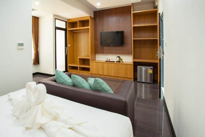 Room 32 of 50