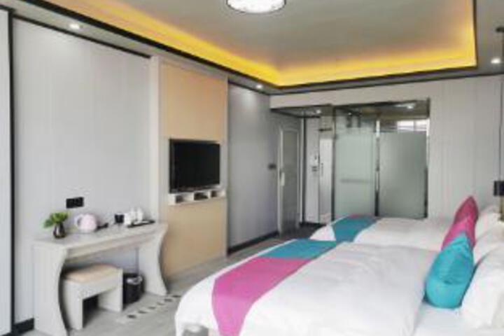 Room 14 of 15