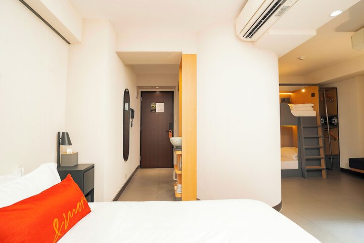Room 13 of 30