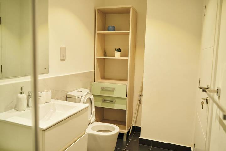 Room 143 of 158