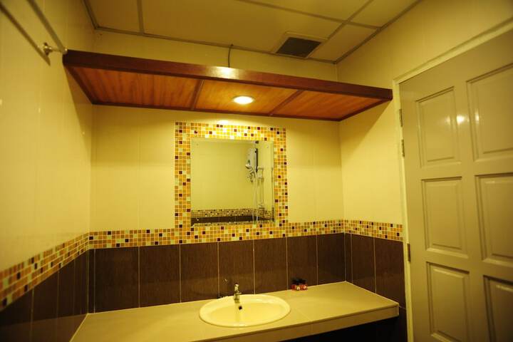 Room 23 of 42