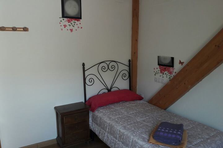 Room 6 of 40