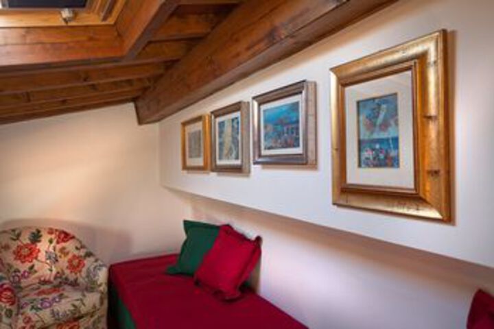 Room 16 of 27