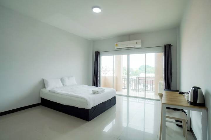 Room 3 of 79