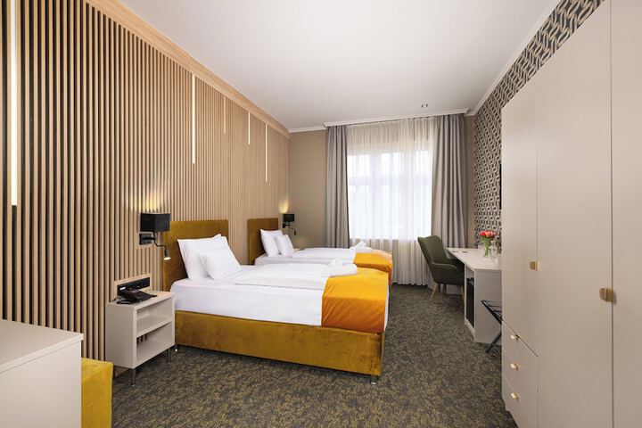 Room 34 of 61