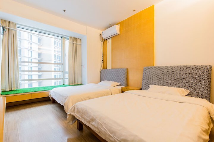 Room 48 of 94
