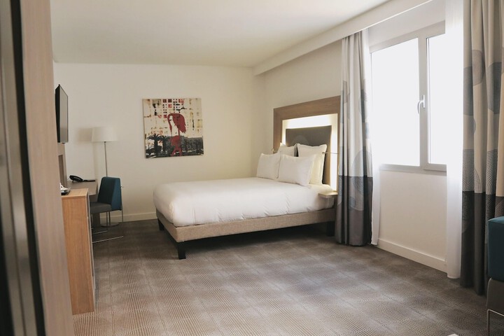 Room 28 of 109