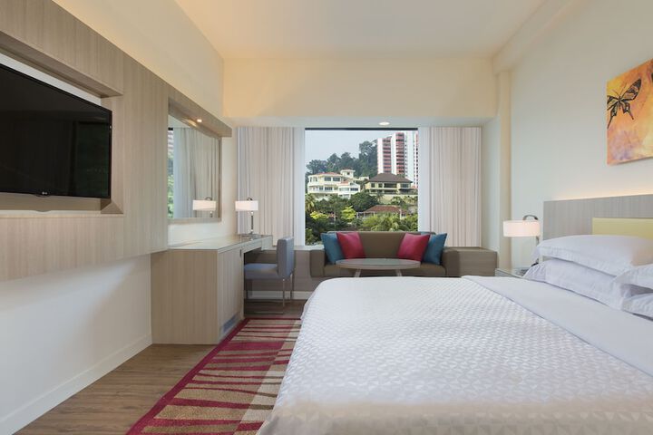 Room 3 of 47