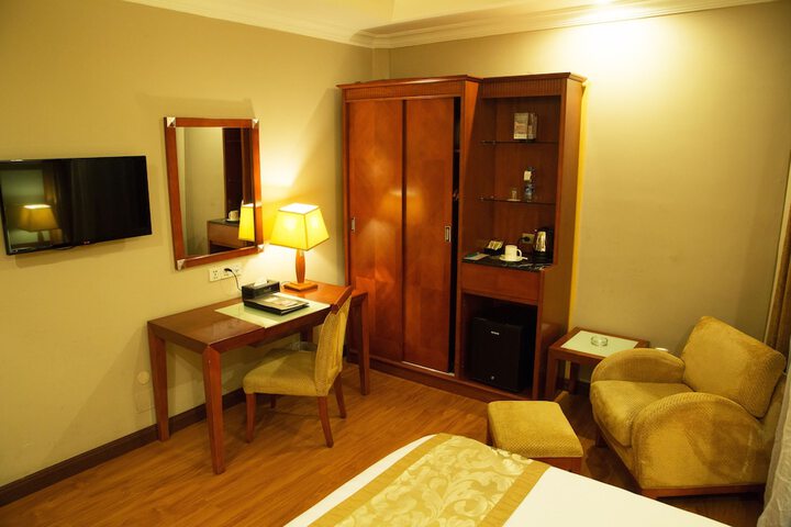 Room 34 of 75