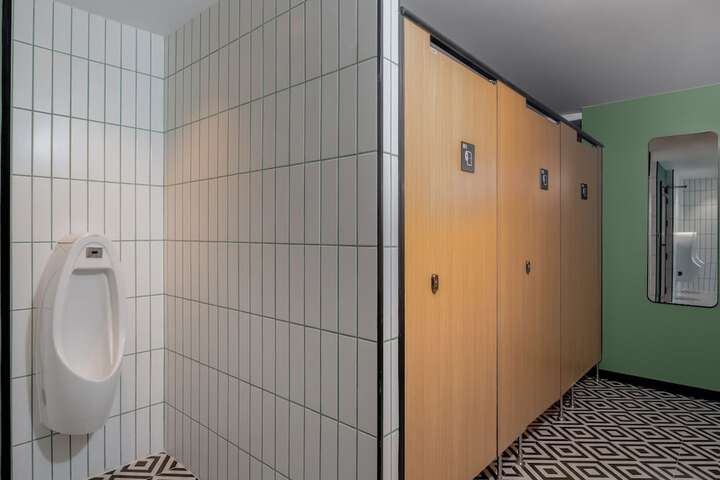 Room 163 of 180
