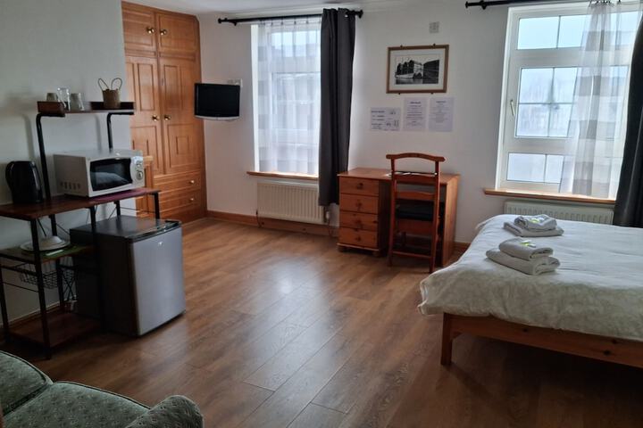Room 2 of 5