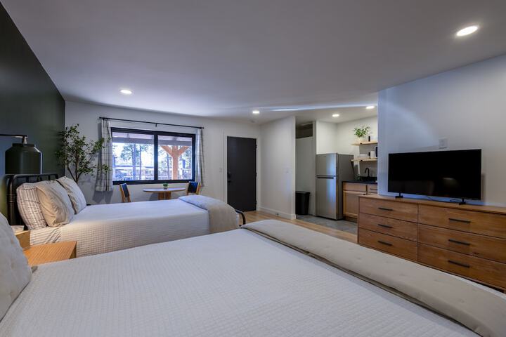 Room 1 of 21
