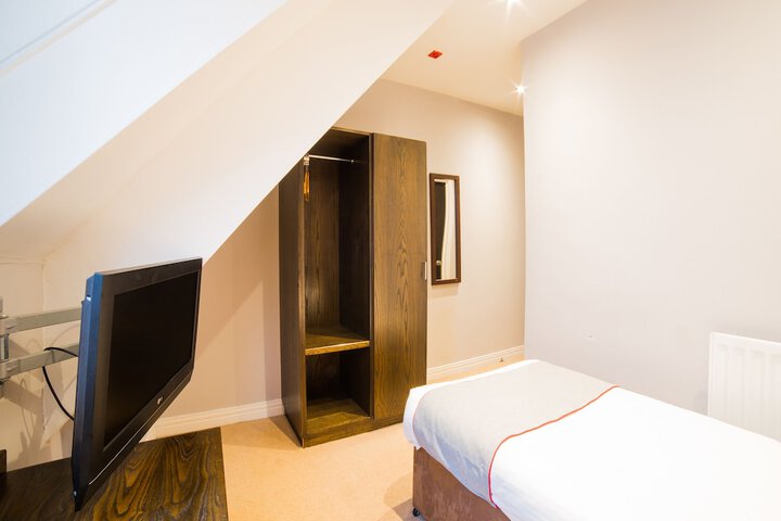 Room 20 of 36