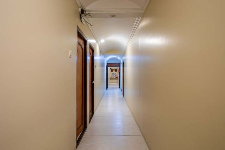 Room 32 of 34
