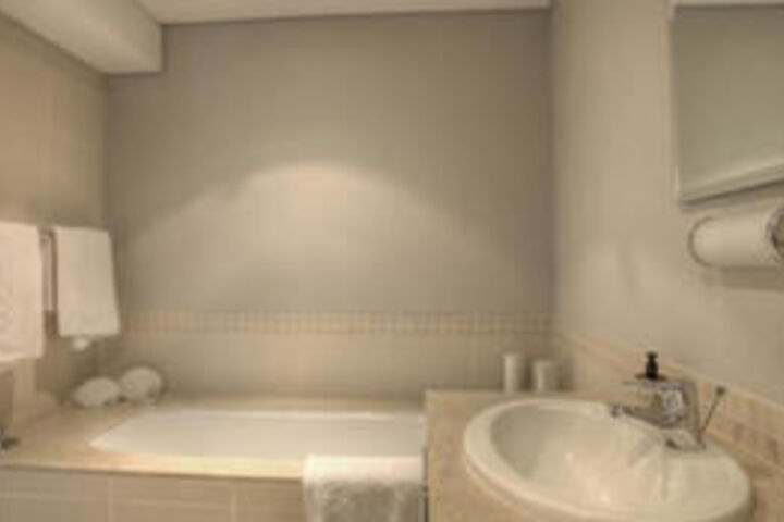 Room 2 of 6