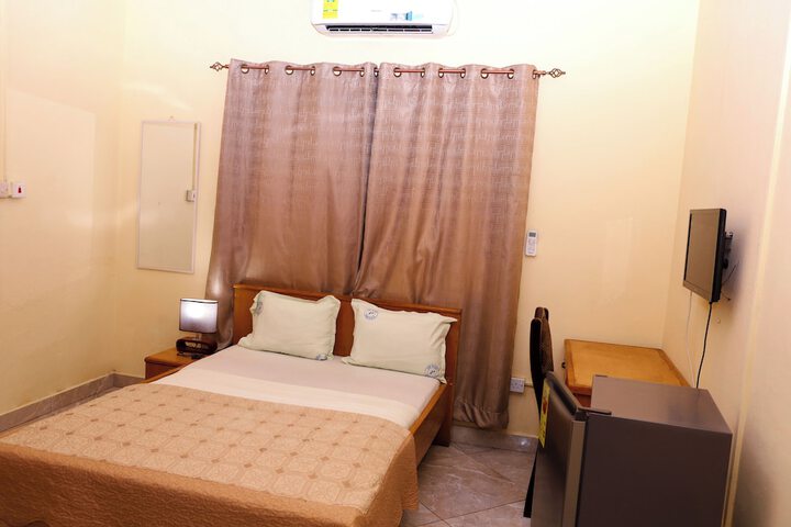 Room 7 of 27