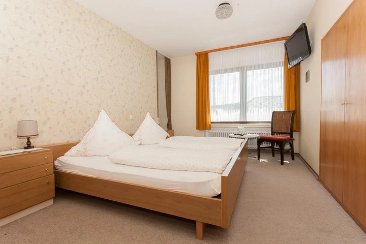 Room 2 of 13