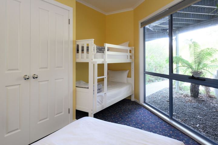 Room 5 of 19