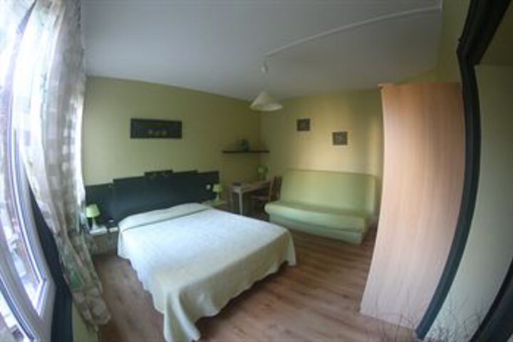 Room 8 of 21