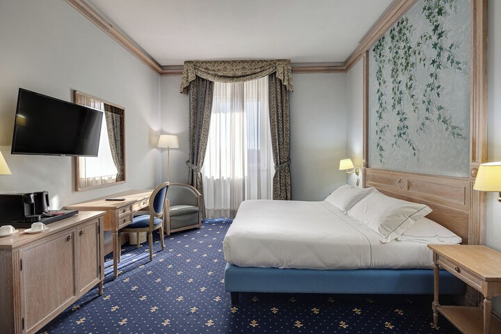 Room 21 of 62