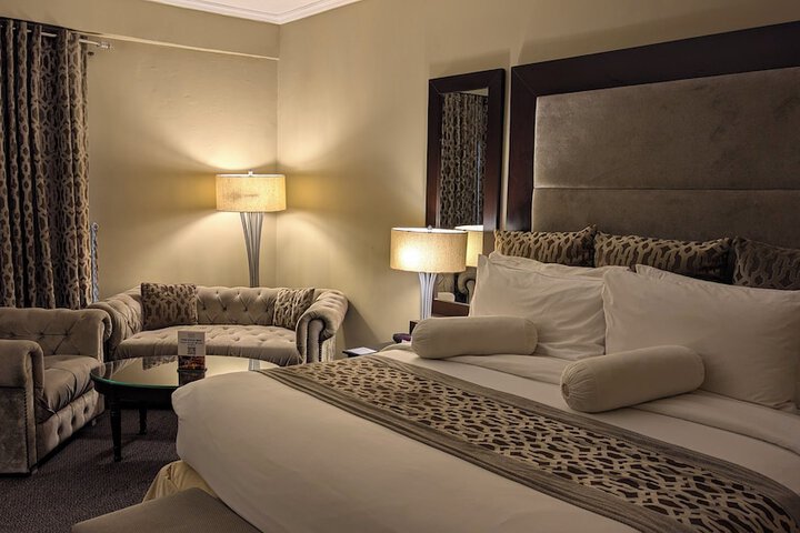 Room 14 of 38