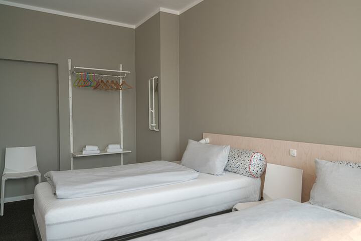Room 25 of 66