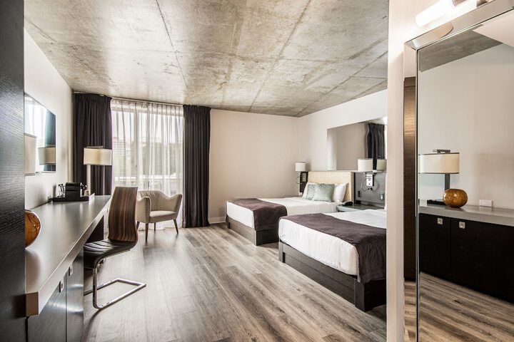 Room 8 of 34